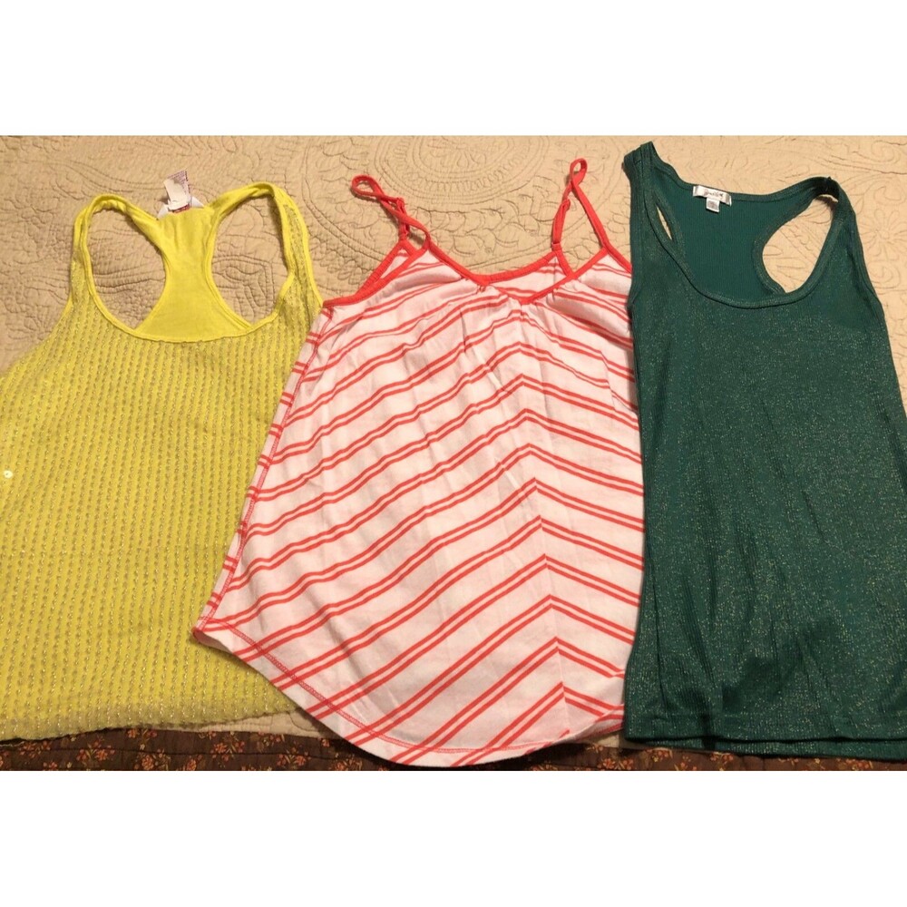 Juniors Lot of 3 Tank Tops Size Small B1